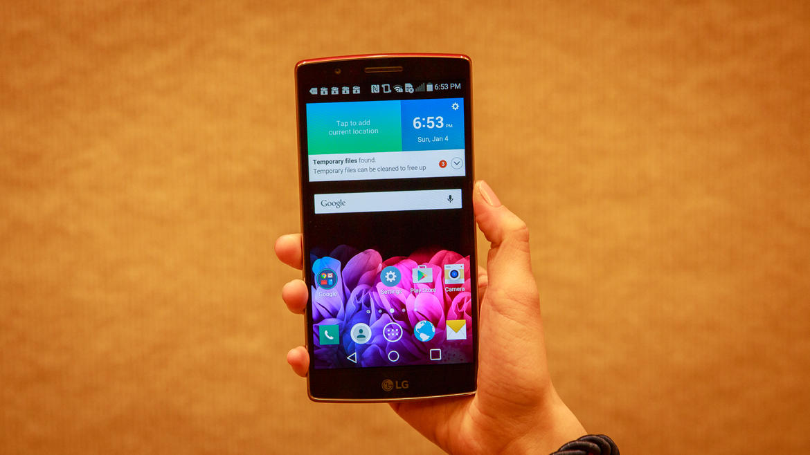 LG G Flex 2曲面手机上手体验：处理器强大 划痕可“自愈”