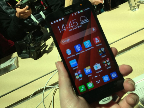 华硕旗舰手机ZenFone2 CES首秀：4GB内存游刃有余 