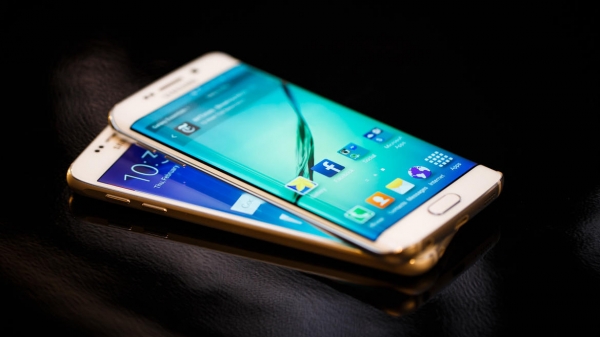 三星Galaxy S6和S6 Edge上手 全金属玻璃外观+双曲面侧屏