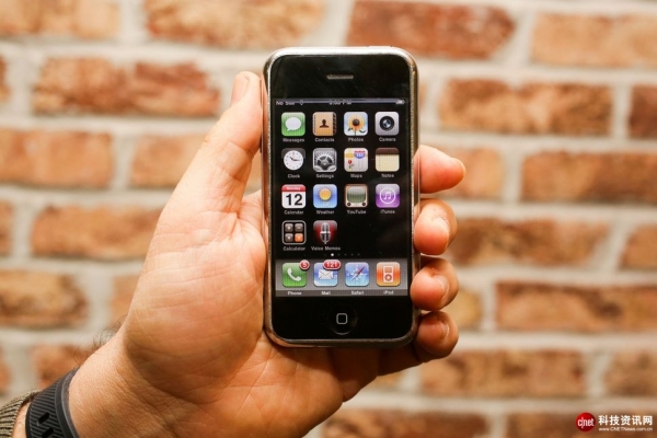 CNET初代iPhone重新评测：iPhone十年经历了哪些变化
