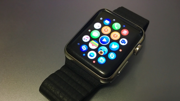 苹果Apple Watch总出货量接近700万块 超其他厂商总和