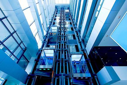 电梯制造巨头蒂森克虏伯的数字化转型起伏之路