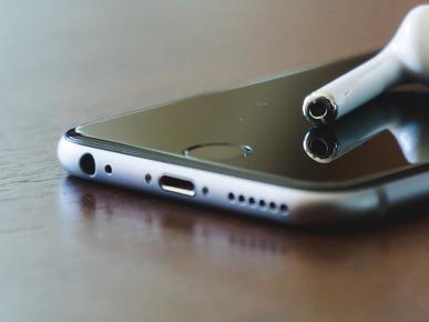 iPhone何时才能换上USB-C接口？