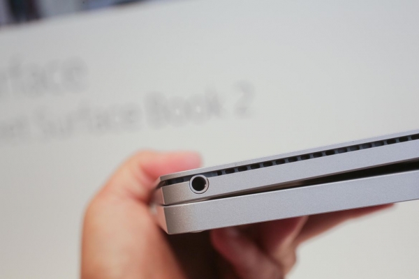 悄悄地,微软Surface Book 2来了!(附多图)