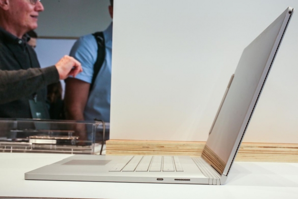 悄悄地,微软Surface Book 2来了!(附多图)