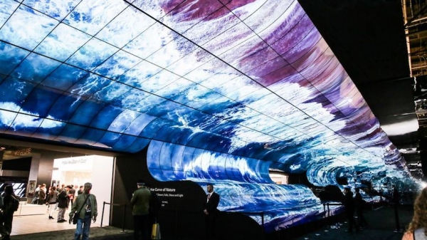 CES2019:看着这一块超大曲面屏,LG,我决定路转粉了