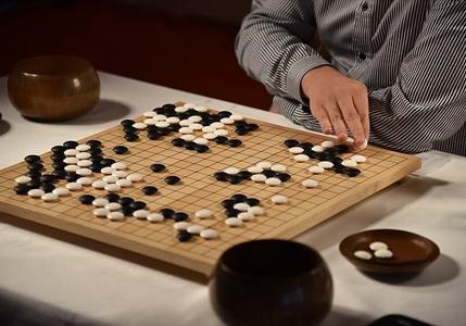 AlphaGo对局李世石两周年纪：AI程序攻克围棋的算法秘密