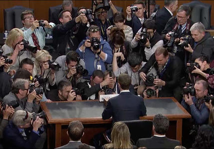 扎克伯格在听证会上表态：AI会解决Facebook最大的问题 