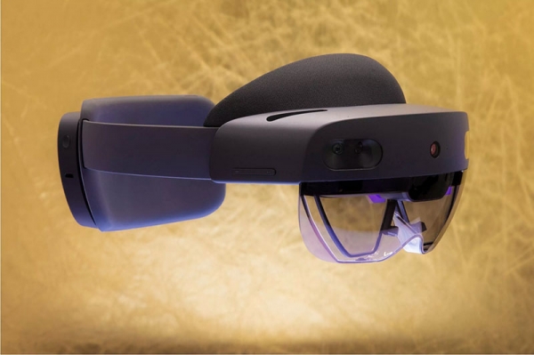 微软HoloLens 2现身：科技魔法走进真实世界