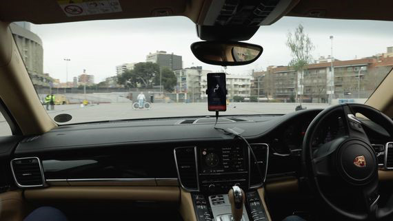 华为手机智能水平创新高可驾驶保时捷汽车