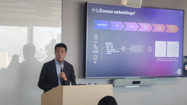 拥抱数据的力量,转动生成式AI的飞轮
