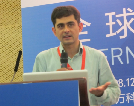 Ashish Thusoo�������ݼ������ƺ��ݱ�