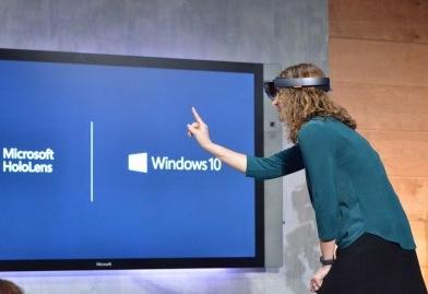 全息影像头戴设备HoloLens成微软Windows10发布会亮点