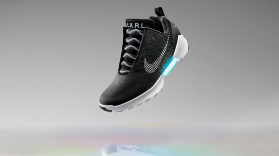 耐克发布自动系鞋带运动鞋：充电3小时使用2周