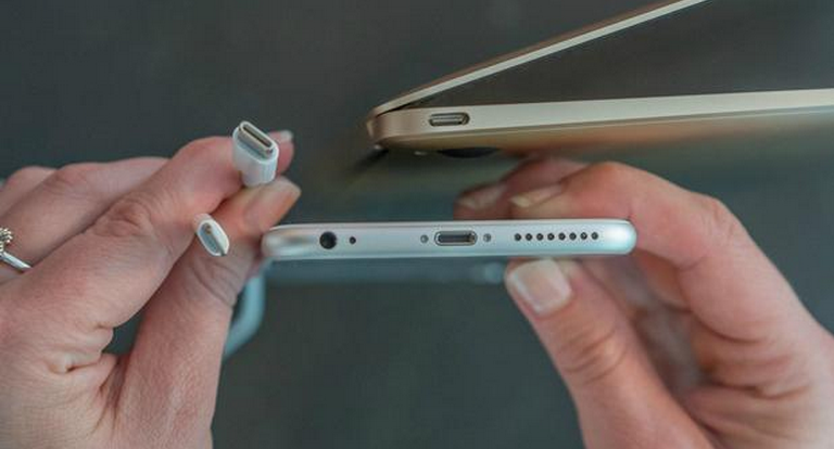 iPhone 7ۼܴŻ
