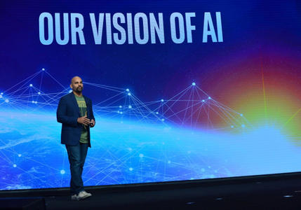 英特尔AI DevCon：从芯片到软件，未来每一处都将成为AI的战场