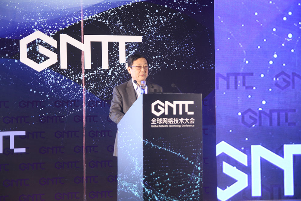 �⽨ƽ����һ����������ϵ�ṹ���µ���ս�ͻ���