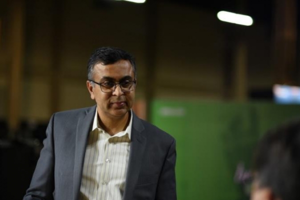 �Ʋ�Ʒ�������£�VMware�����׸�ԭ���ĳ��ں�ϵͳ