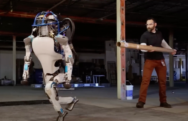 双足四足机器人：从电影“流浪”到现实