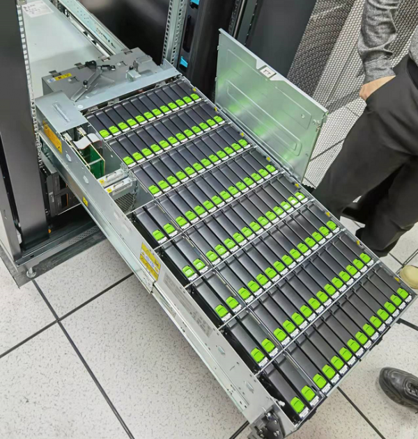 希捷Exos CORVAULT存储系统，一个能存PB级数据的智能“超级硬盘”
