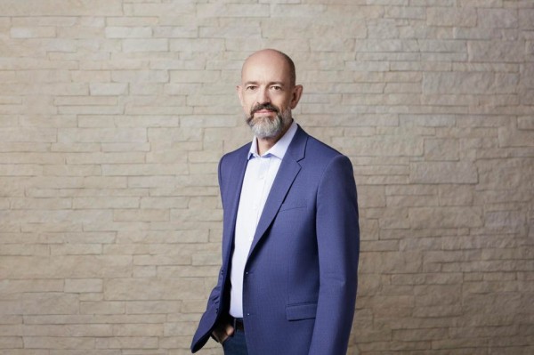 Arm˾CEO Simon Segars̸оƬΣ¼ʱӢΰ540ԪչԼ