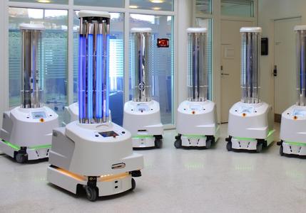 自主机器人在行动：协助医院杀灭新冠病毒