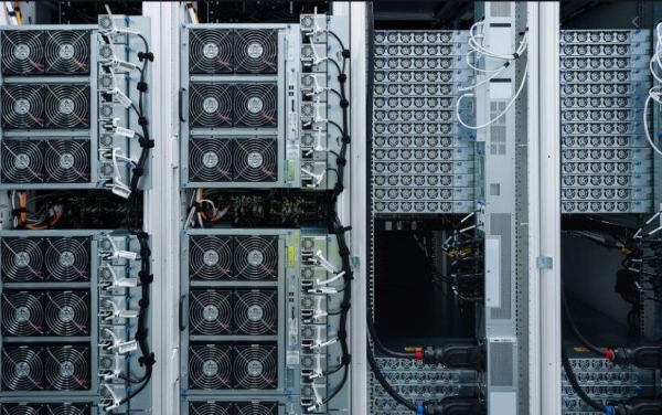 ΢�����Ƴ�Azure Stack Fiji�����а塱AWS Outposts�����