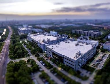 中国首家“可持续发展灯塔工厂”西部数据上海工厂诞生记
