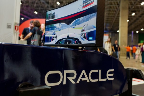 Oracle�Ƴ�������ʽAI���� ������ҵ�����΢������ģ��