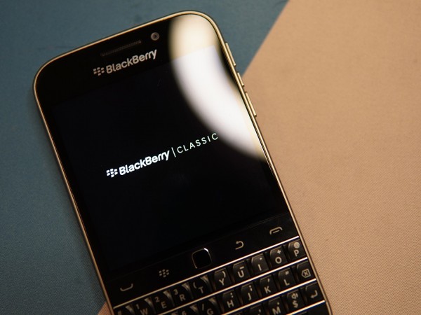 ����ݮ������̸iPhoneΪ��ʤ�����Լ�Ϊ�ζ����Ƽ���Ӱ������Ƭ
