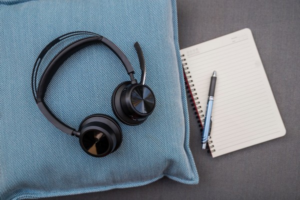 Poly���� Voyager Focus 2 ����ͷ��ʽ����