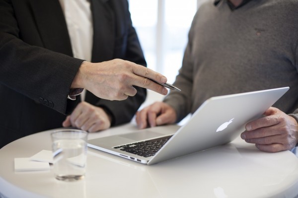 ���ֻ���ѯӭ�����ƽ�ʮ�꡹��IBM Consulting��μ���������ҵ�ɳ��ġ�����ߡ�