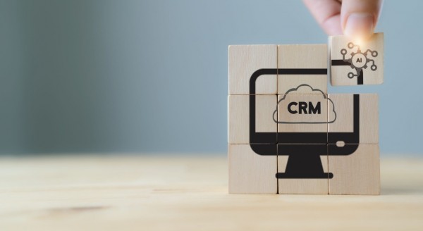 ����ʽAI��CRM���������͵�SaaS�°볡�´�