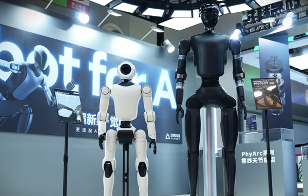 对话动易科技任晓雨:通用人形机器人,明年出现