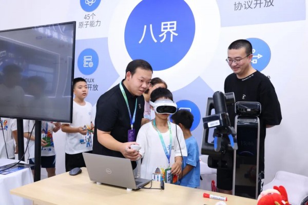 对话科沃斯钱东奇：如果Scaling Law不适用，我们如何研发管家式机器人？