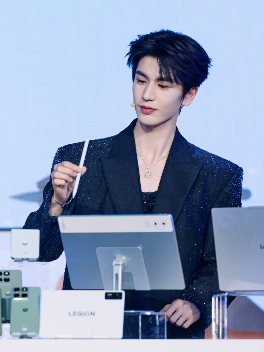 ͬAI۾ࣺAI۾M1ۼ998ԪV1Ԥ