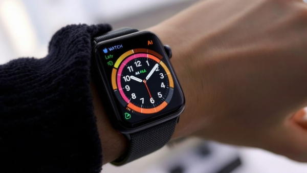 Apple Watch ����������ͷ��֧�� AI ����