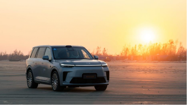 ɽ��Ϊ֤���������ᣬ��ΪǬ������������S9�״������й�˳���չ�