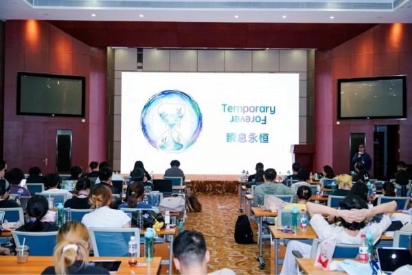 AI  —— 2025Źʶ“ཱ”48СʱϷԲչ
