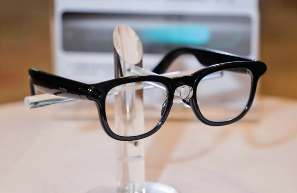 �Ա�Ray-Ban Meta���ֻ����۵�����V3�ܷ���������������