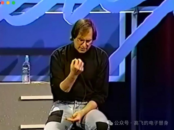 1997꣬ǲ˹WWDCĻΨһһʴҪ“õĲƷ”“ͬĲƷ”ʮiPhone