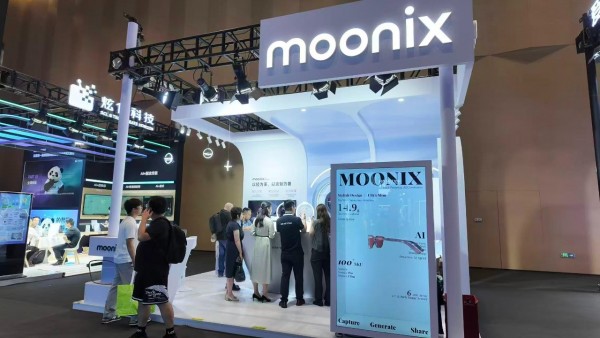�Ի�Moonix���ڳ��������û����ϡ��۾��������á�AI����¼����