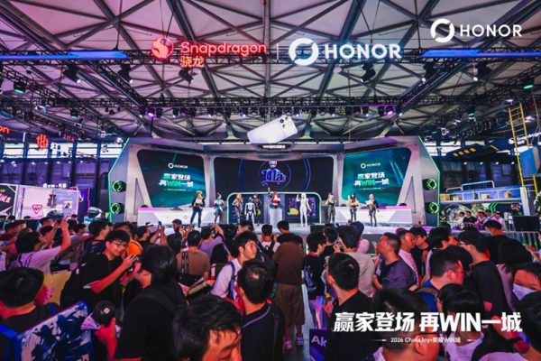 ChinaJoy��չ���ռ��ɶ�������ҫWINϵ����Ӳ��ʵ����ȼ�������