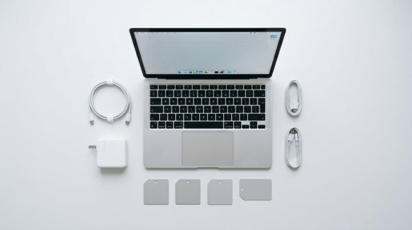 ��������M5 MacBook Air�������ڶ����۽�200��Ԫ