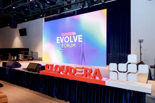 专访|AI浪潮下的“卖水人”:Cloudera解构企业AI的“源”与“治”