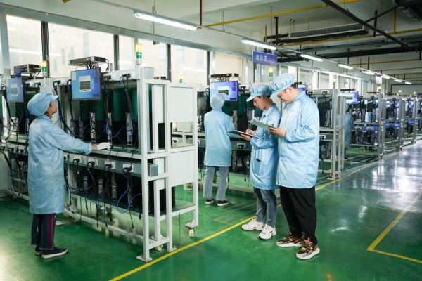 从广埠屯摊主到全球霸主，一台定制电脑的跨境奇袭