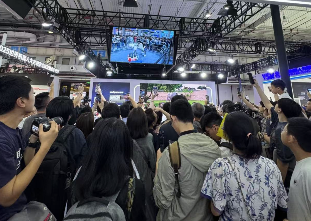 围观WRC 2025，看到了中国人形机器人的“一小步”