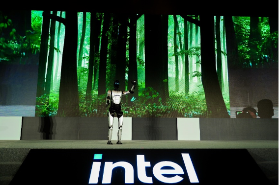 英特尔携手生态伙伴共筑边缘AI生态,加速具身智能应用落地