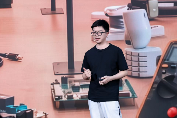 稚晖君最新发言:个人机器人的属性,等着你来定义