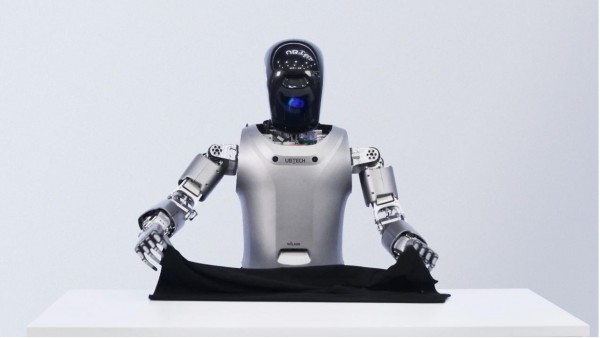 对话优必选焦继超：大模型加速人形机器人“进厂打工”